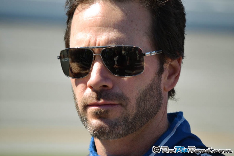 jimmiejohnson_mikeholtsclaw