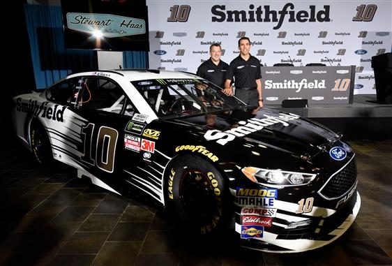 shr_almirola_stewart_100817 (1)