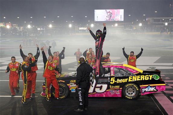 clint-bowyer-jube-charlotte-2-2012