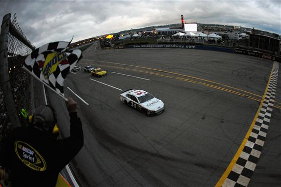 david_ragan_finish_line_win_talladega_aarons_499