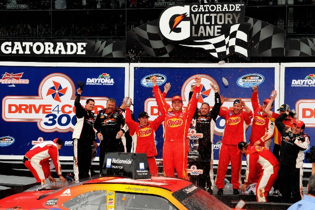 MAM_2632 victory lane 2